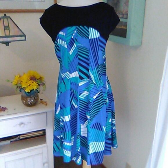 Signature by Robbie Bee - Picture 6 of 13